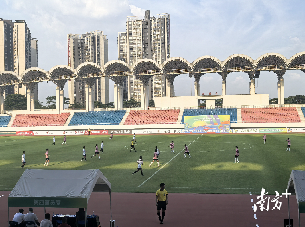 当天比赛中, 彩比拼 当天比赛中, 彩比拼