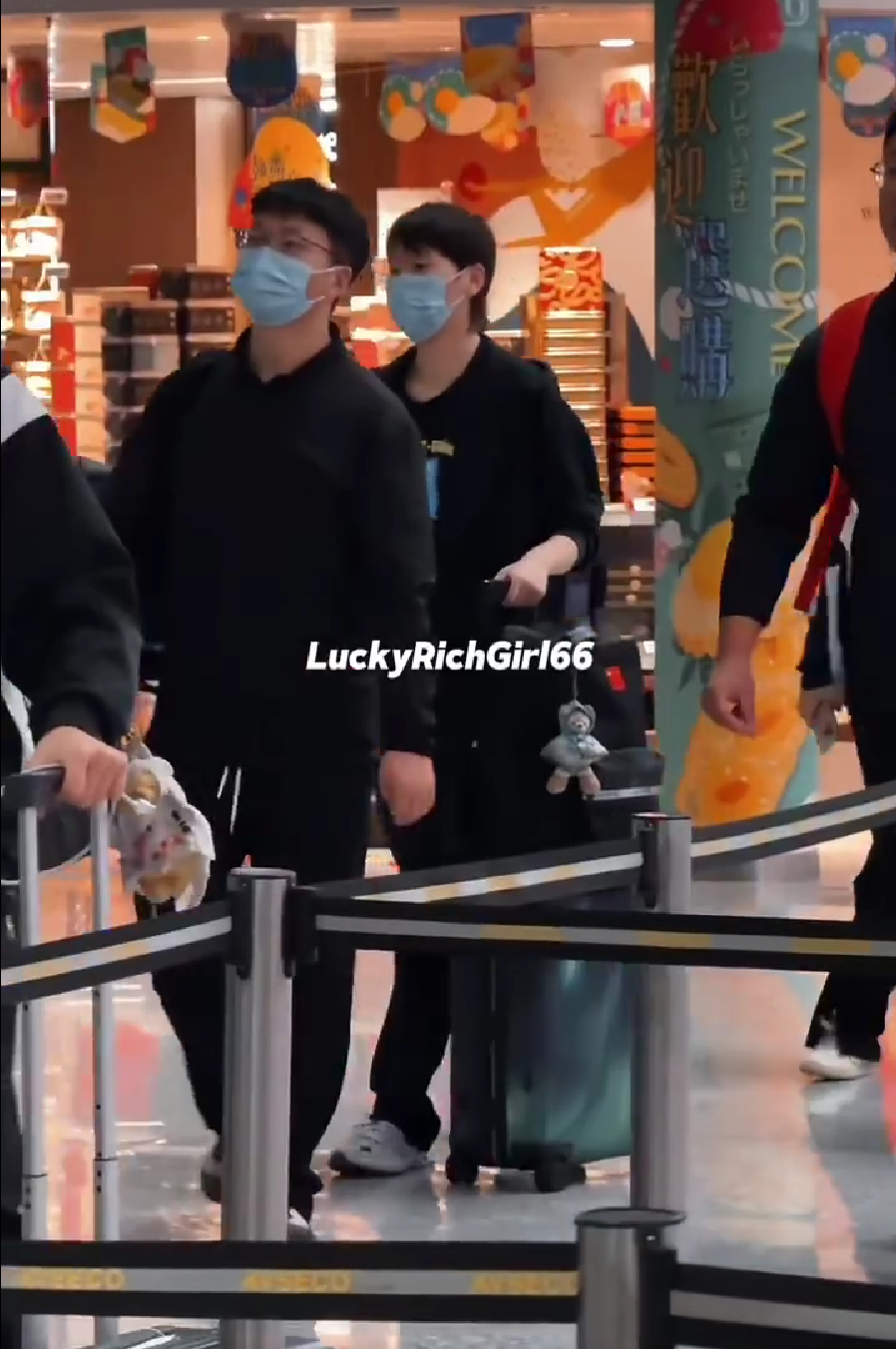 样子, 首盘对阵香