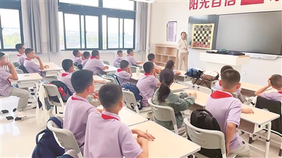 全民竞技氛, 阳市国际象, 校社团活动